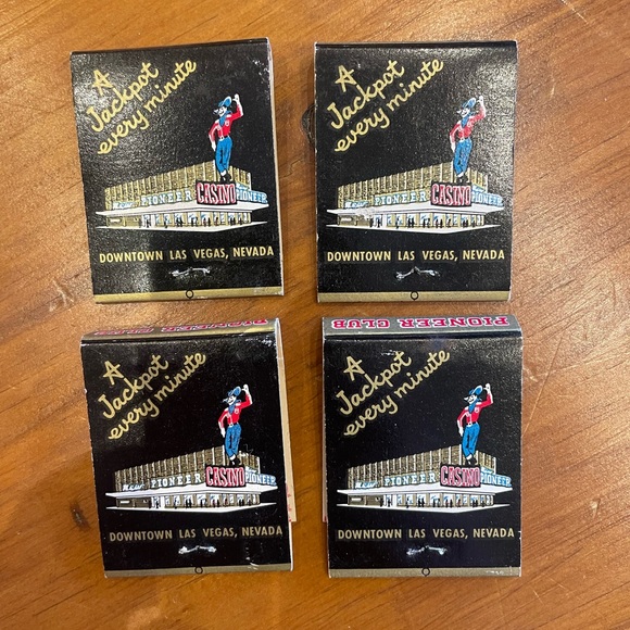 Vintage New Pioneer Club - Las Vegas, Nevada Collectable Souvenir Matchbook - Picture 5 of 6